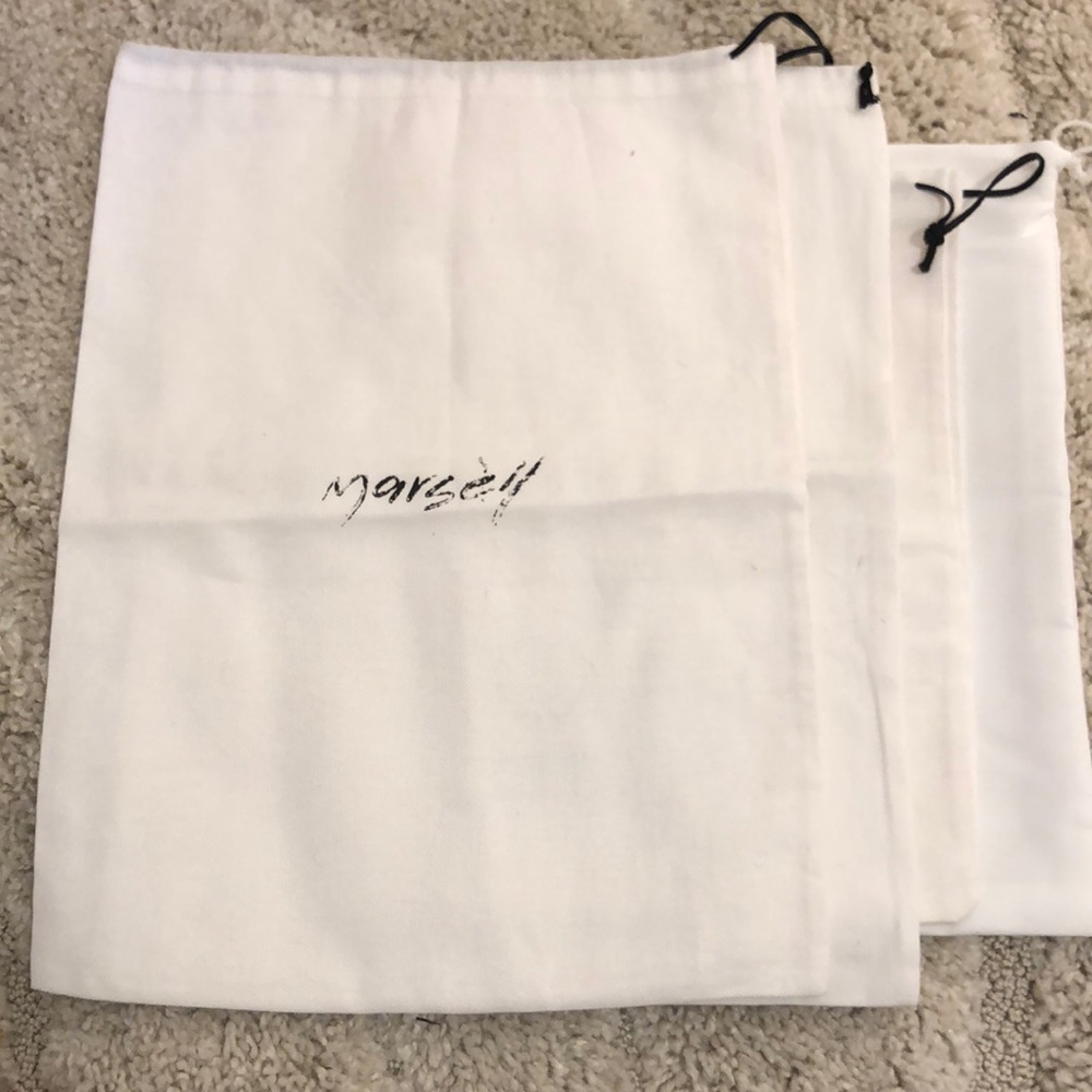 Bundle of 4 white dust bags medium size